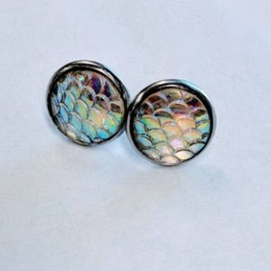 ✨ Casual clear AB mermaid earring studs